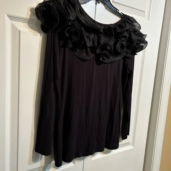 NWT Stera Top Size M Medium Black Silver Shimmer Layered Ruffle Neckline… - Picture 8 of 10